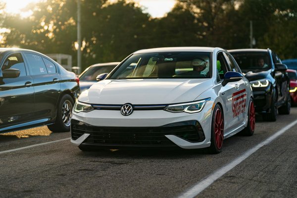 Welche Rolle spielen Airbags bei der Insassensicherheit?